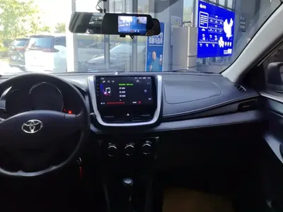 Toyota Yaris L