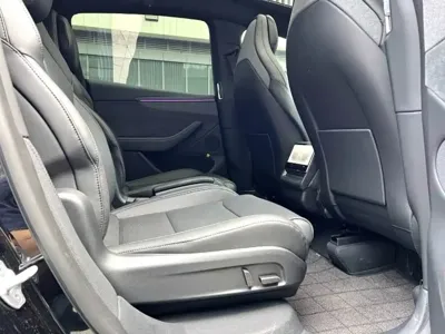 Tesla Model Y L