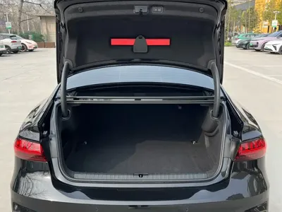 Audi A7L