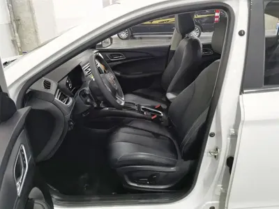 Roewe i5