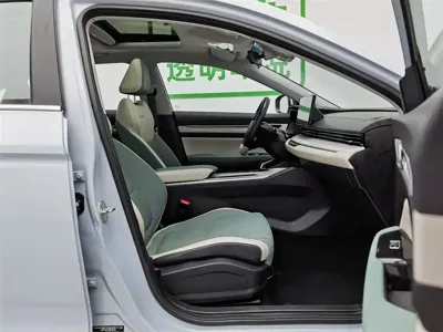 Geely L HiP