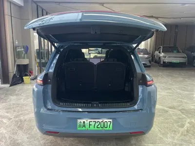 Li Auto Li L8