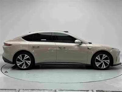 Nio ET5
