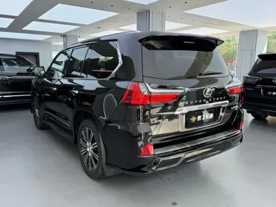 Lexus LX