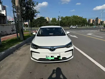 BAIC EU5