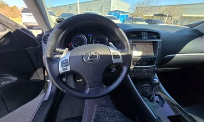 Lexus IS