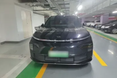 Li Auto L6