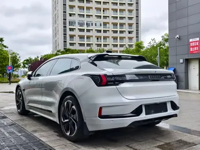 Zeekr 001