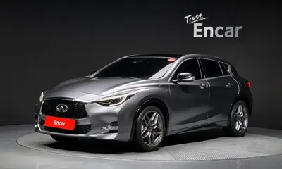 Infiniti Q30