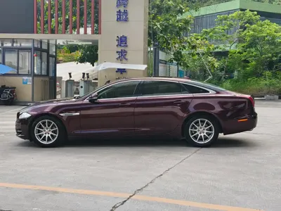 Jaguar XJ