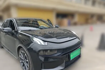 Lynk & Co 03