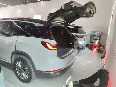 Nio ES8