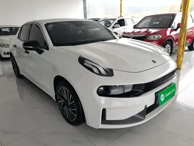 Lynk & Co 03