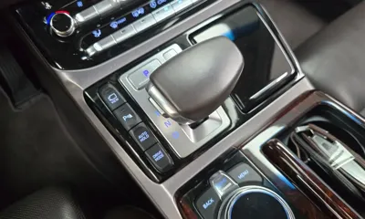 Genesis EQ900