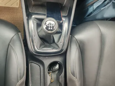 Roewe i5