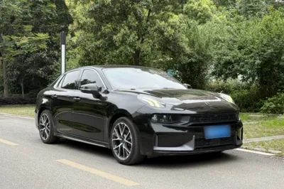 Lynk & Co 03