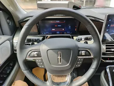 Lincoln Navigator