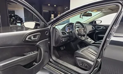 Chrysler 200