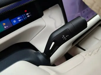 Lynk & Co 领克900