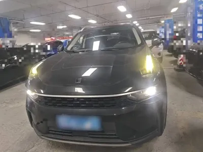 Lynk & Co 01