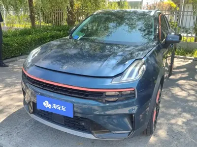Lynk & Co 06