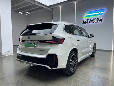 BMW iX1