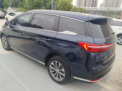 BYD MAX
