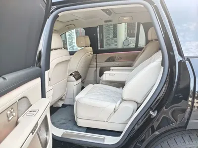 Nio ES8