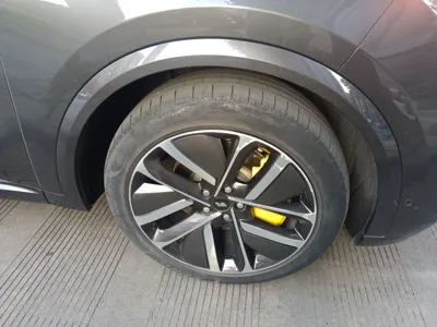 Li Auto L8