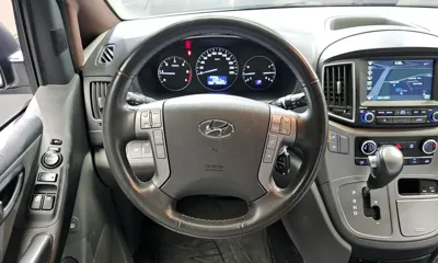 Hyundai Starex