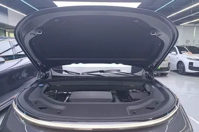 Li Auto L8