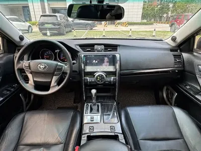 Toyota Reiz