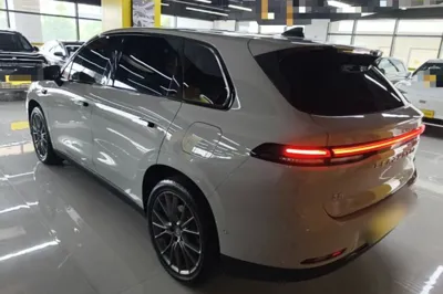 Leapmotor C10