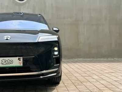 Nio ES8