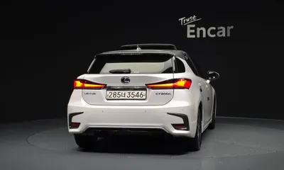 Lexus CT200h
