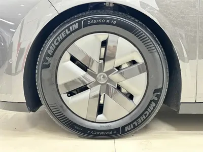 Li Auto Li MEGA