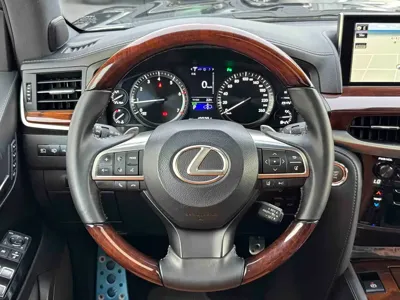 Lexus LX