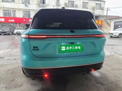 Nio ES8
