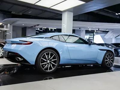 Aston Martin DB11