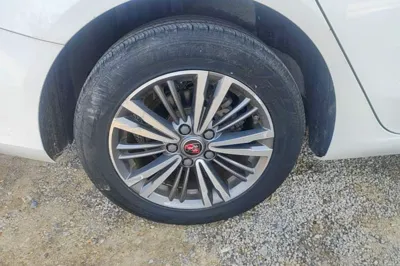 Roewe i5