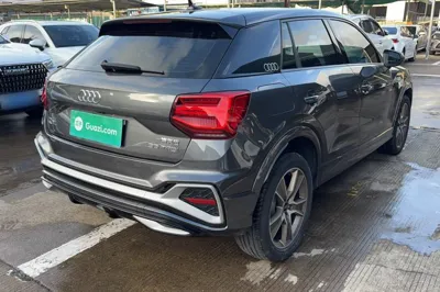 Audi Q2L