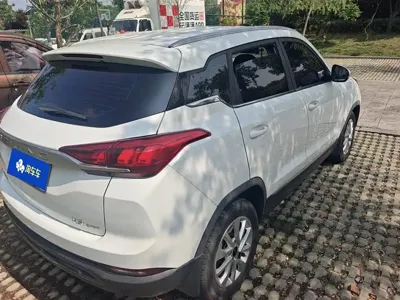 BAIC X3