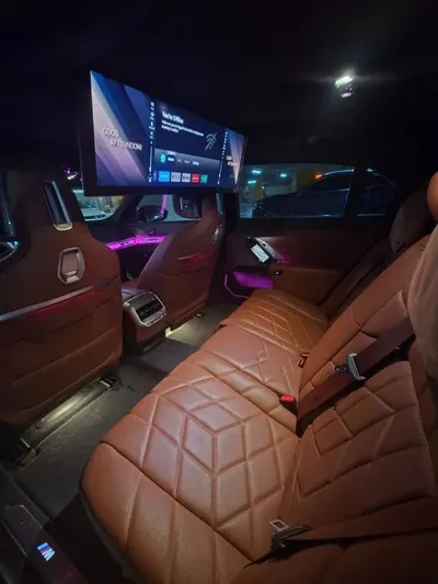 BMW i7