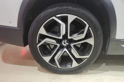 Nio ES8