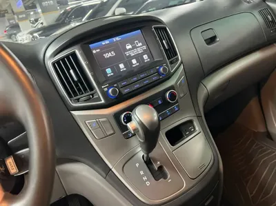 Hyundai Starex