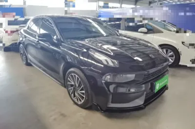 Lynk & Co 03