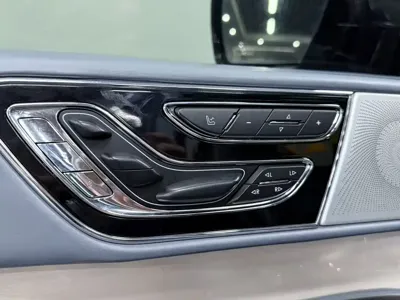 Lincoln Navigator