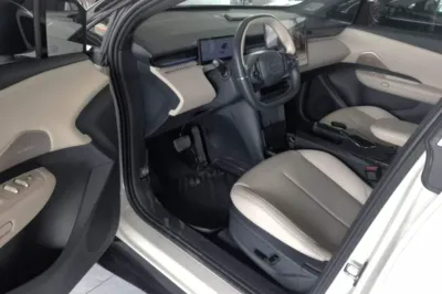 Lynk & Co Z20