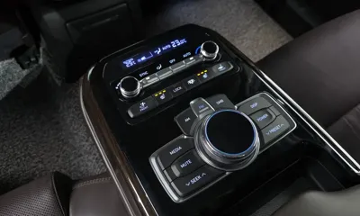 Genesis EQ900