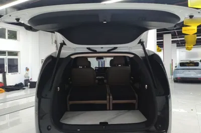 Li Auto MEGA